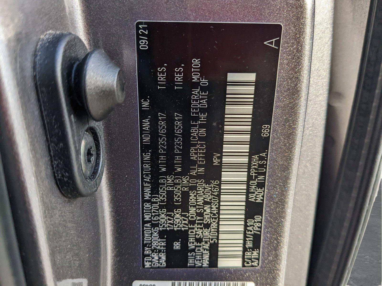 2021 Toyota Sienna Vehicle Photo in Davie, FL 33331