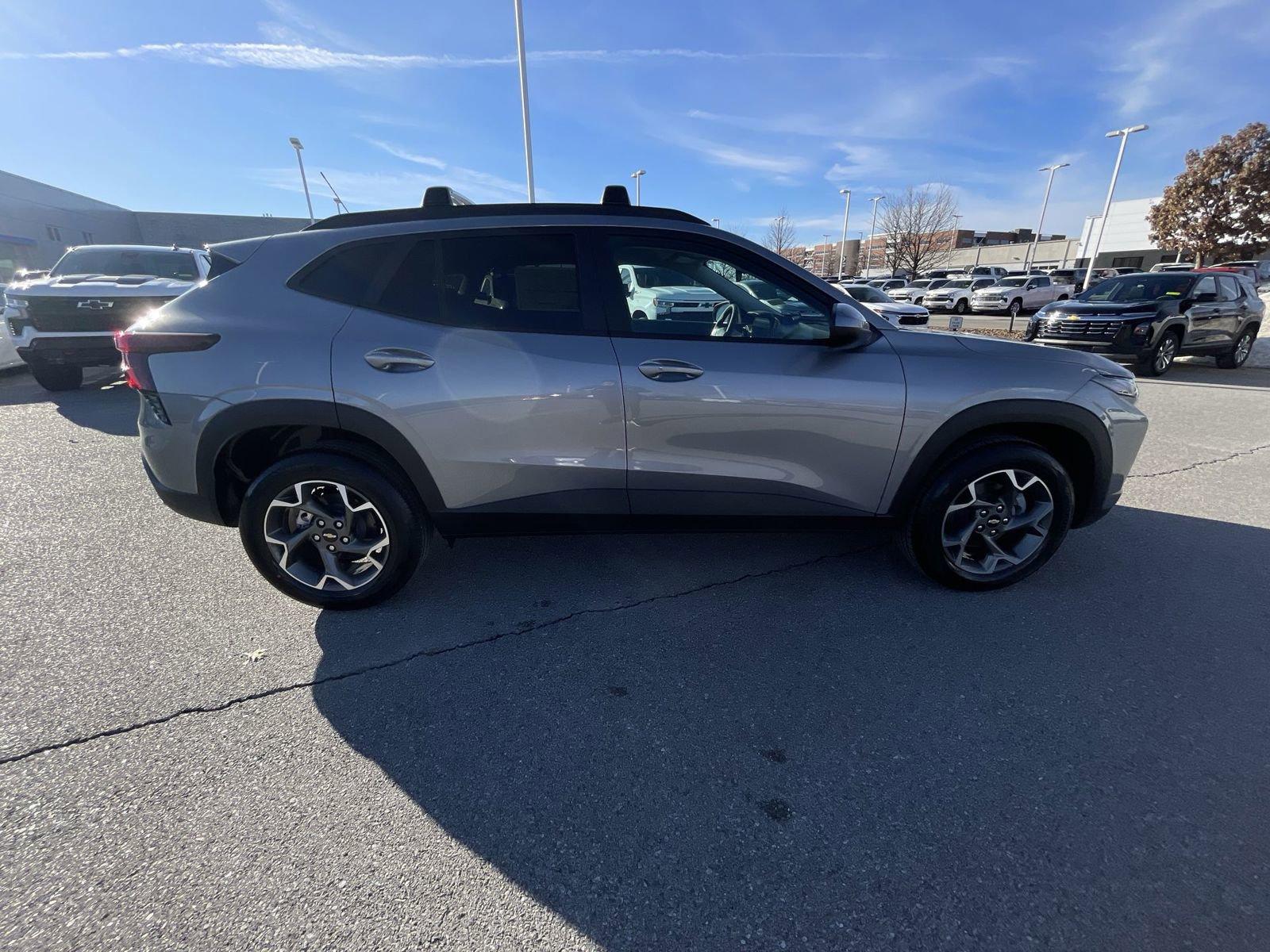 2025 Chevrolet Trax Vehicle Photo in BENTONVILLE, AR 72712-4322