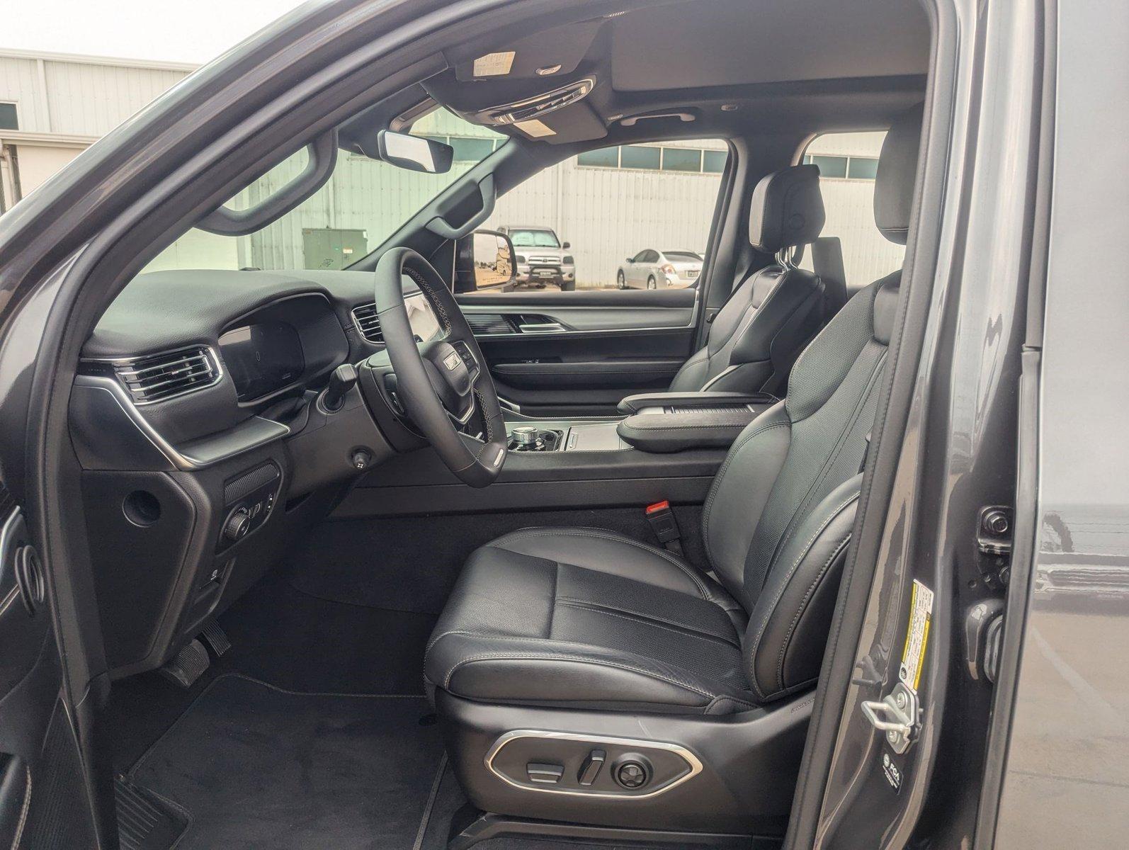 2024 Jeep Wagoneer Vehicle Photo in CORPUS CHRISTI, TX 78412-4902