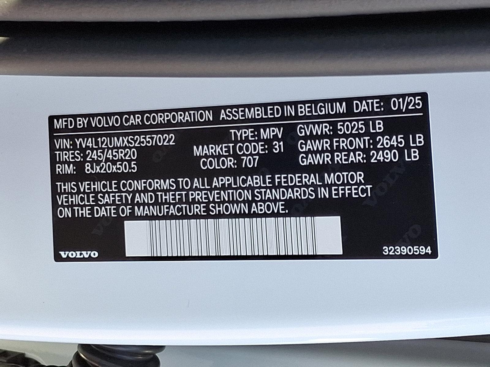 2025 Volvo XC40 Vehicle Photo in Trevose, PA 19053