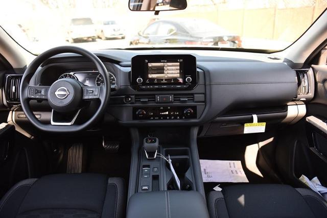 2025 Nissan Pathfinder Vehicle Photo in Ballwin, MO 63011