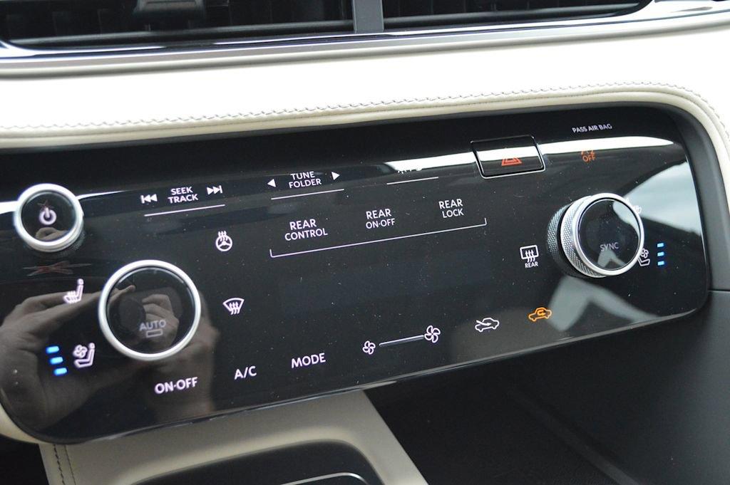 2025 INFINITI QX60 Vehicle Photo in Houston, TX 77090