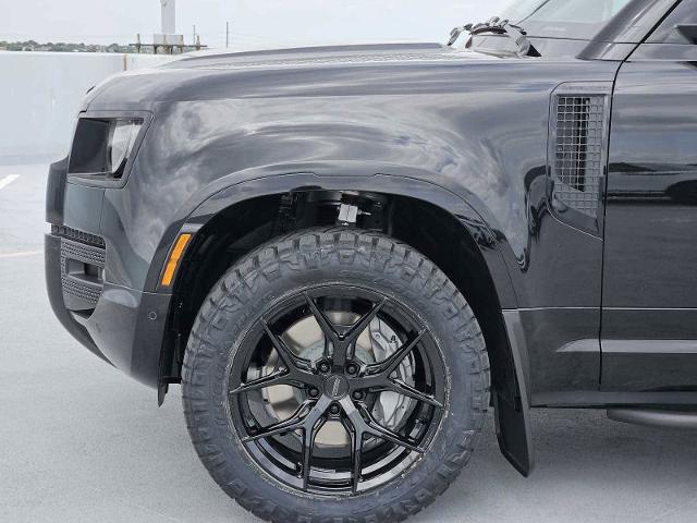 2025 Defender Vehicle Photo in AUSTIN, TX 78717