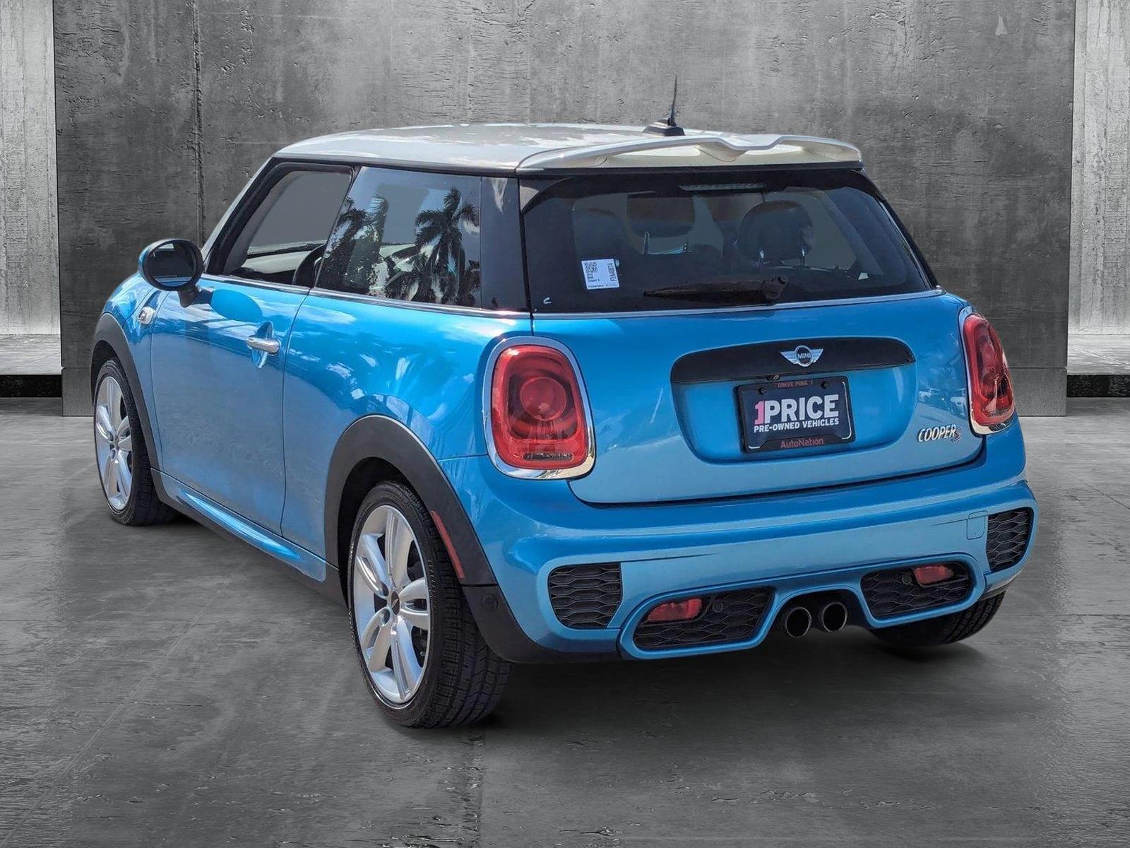2015 MINI Cooper S Hardtop Vehicle Photo in Delray Beach, FL 33444