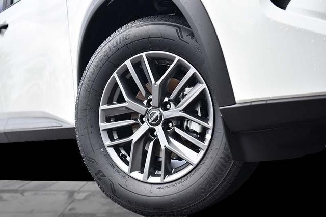 2025 Nissan Rogue Vehicle Photo in Ballwin, MO 63011