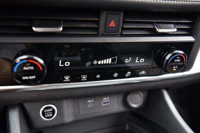 2023 Nissan Rogue Vehicle Photo in Ballwin, MO 63011