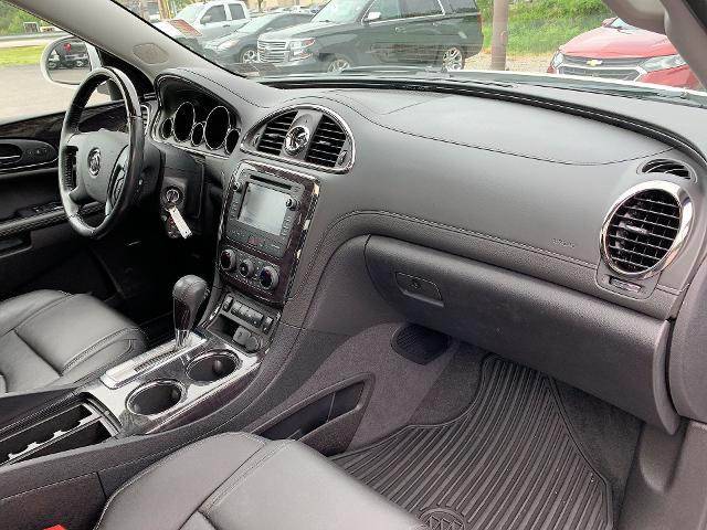 2017 Buick Enclave Vehicle Photo in MOON TOWNSHIP, PA 15108-2571