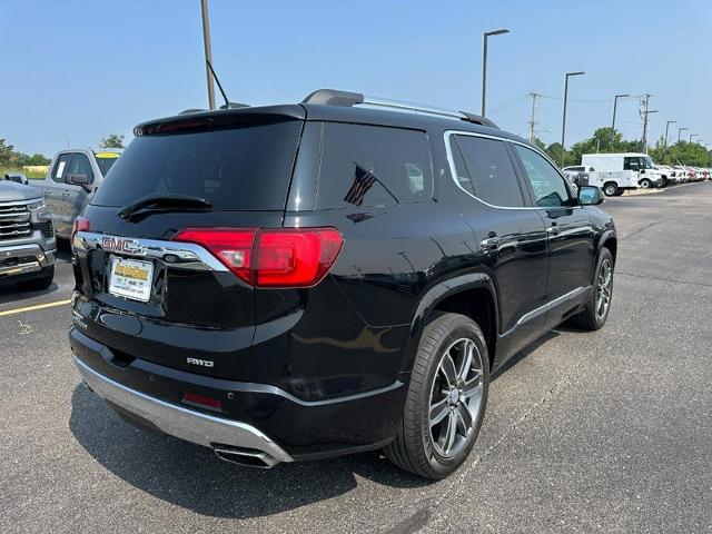 2017 GMC Acadia Vehicle Photo in COLUMBIA, MO 65203-3903