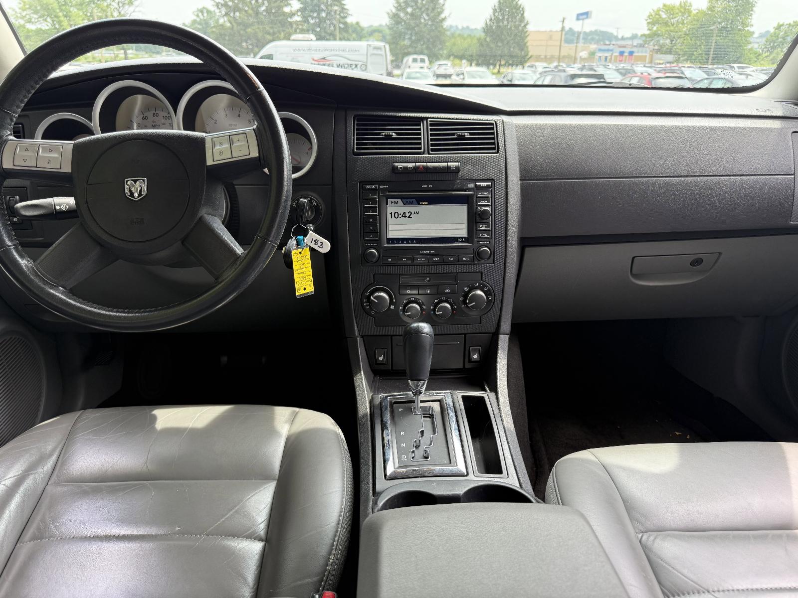 2005 Dodge Magnum Vehicle Photo in Harrisburg, PA 17111