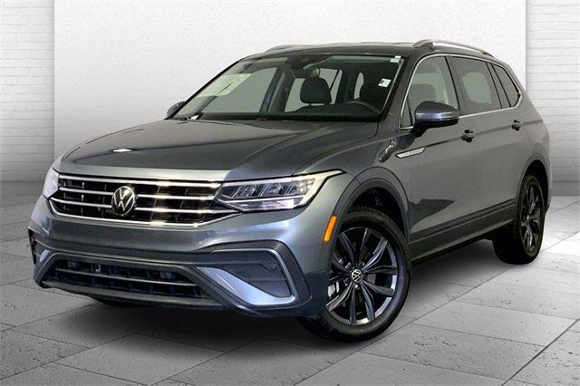 2024 Volkswagen Tiguan Vehicle Photo in KANSAS CITY, MO 64114-4502