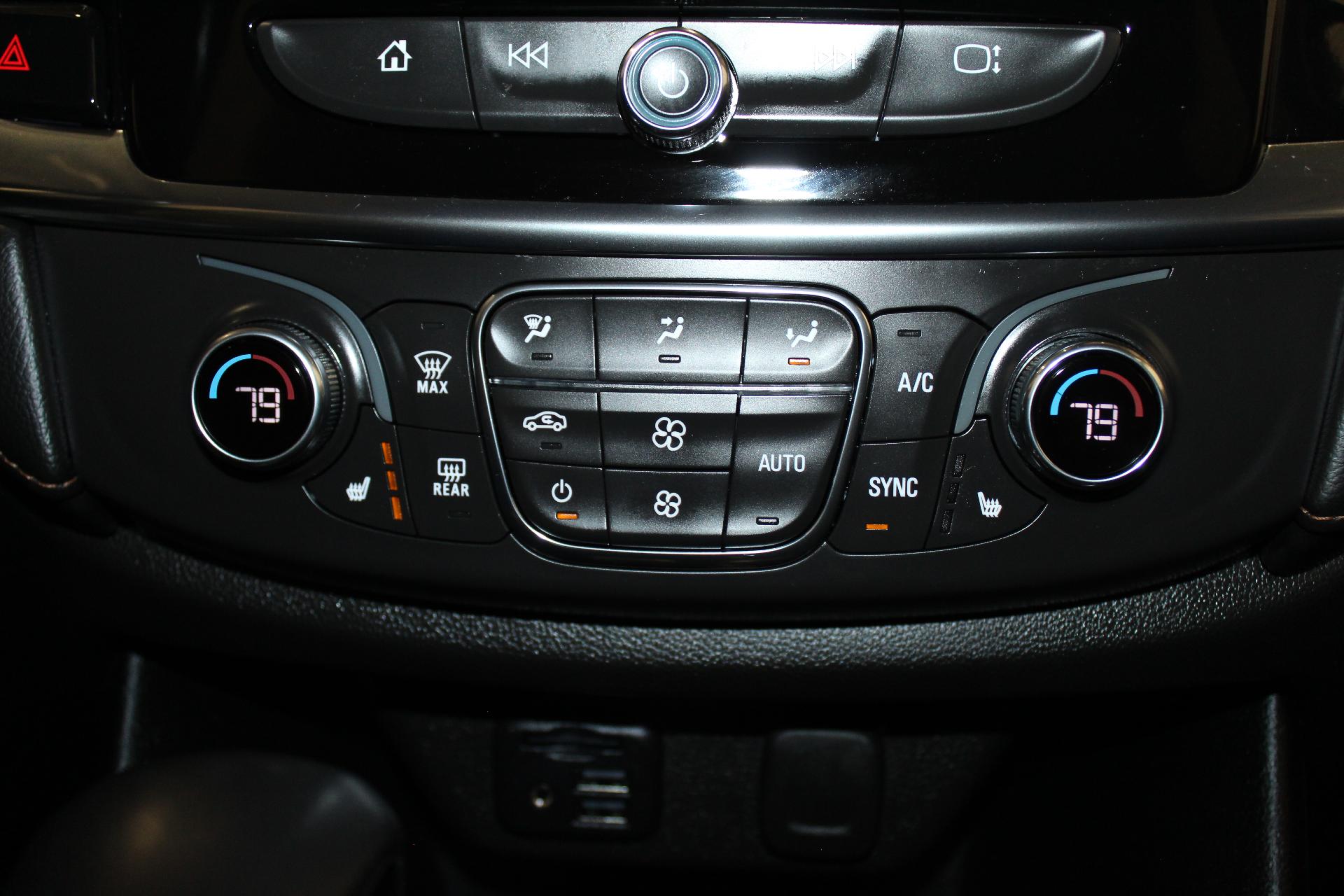 2021 Chevrolet Traverse Vehicle Photo in NORTHAMPTON, MA 01060-1120