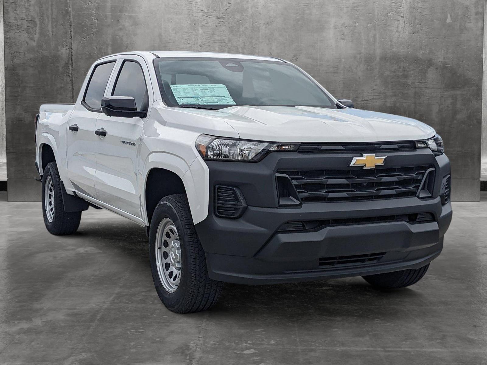 2024 Chevrolet Colorado Vehicle Photo in PEMBROKE PINES, FL 33024-6534