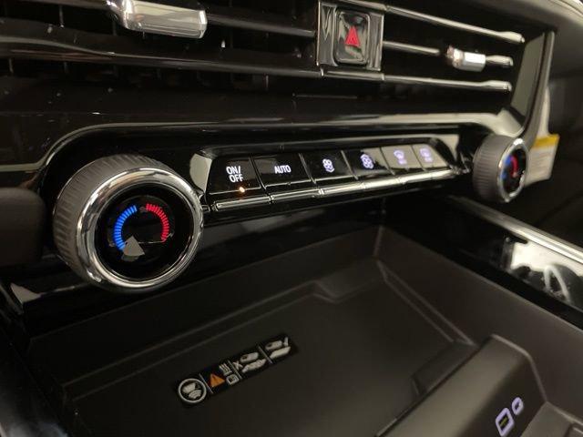 2025 Chevrolet Suburban Vehicle Photo in PHOENIX, AZ 85014-3381
