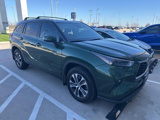 2023 Toyota Highlander Vehicle Photo in Grapevine, TX 76051