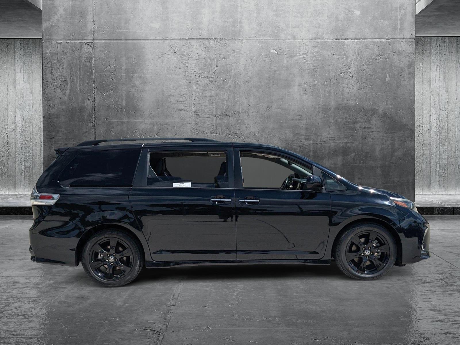 2020 Toyota Sienna Vehicle Photo in Davie, FL 33331