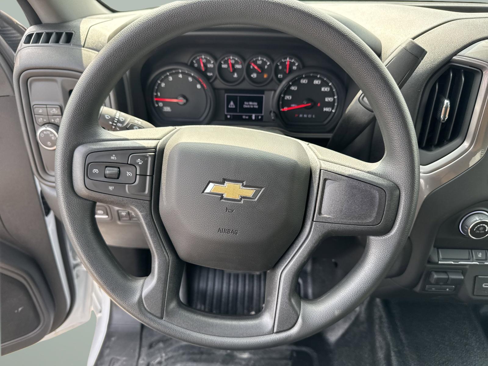 2025 Chevrolet Silverado 3500 HD Chassis Cab Vehicle Photo in GEORGETOWN, TX 78626-7508