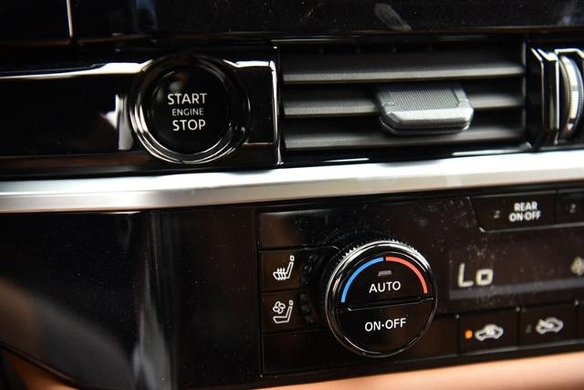 2025 Nissan Pathfinder Vehicle Photo in Ballwin, MO 63011
