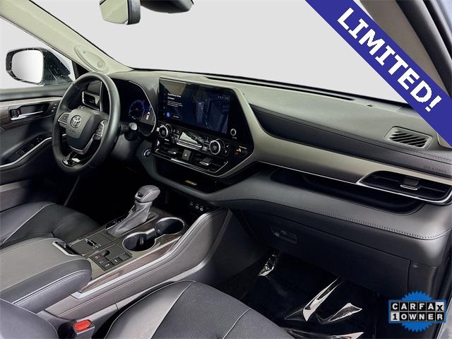 2023 Toyota Highlander Vehicle Photo in Puyallup, WA 98371