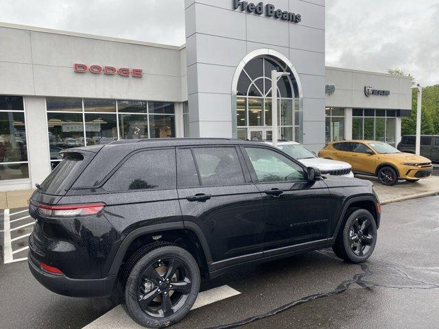 2025 Jeep Grand Cherokee Vehicle Photo in Doylsetown, PA 18901