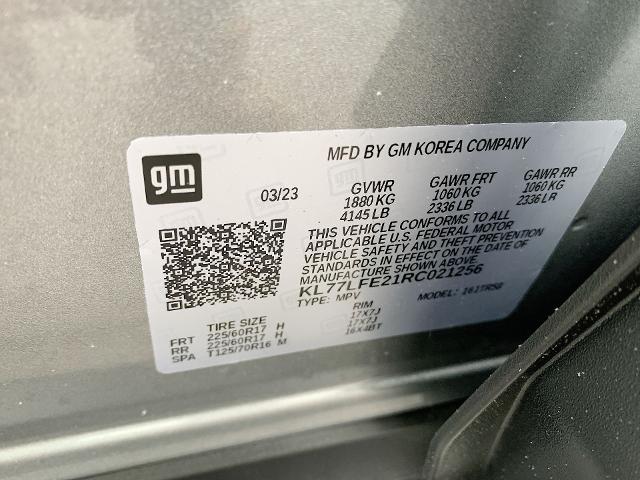 2024 Chevrolet Trax Vehicle Photo in MOON TOWNSHIP, PA 15108-2571
