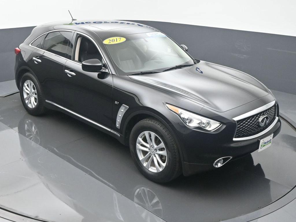 2017 INFINITI QX70 Vehicle Photo in Marion, IA 52302