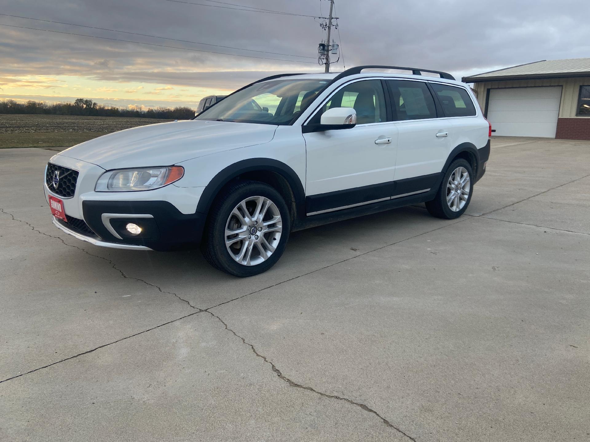 Used 2016 Volvo XC70 Premier with VIN YV4612NK2G1269258 for sale in Sac City, IA