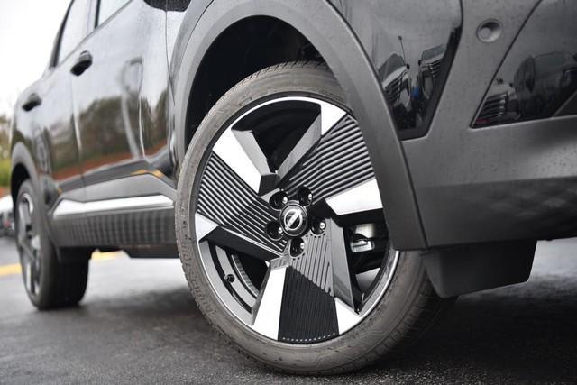 2025 Nissan Kicks Vehicle Photo in Ballwin, MO 63011