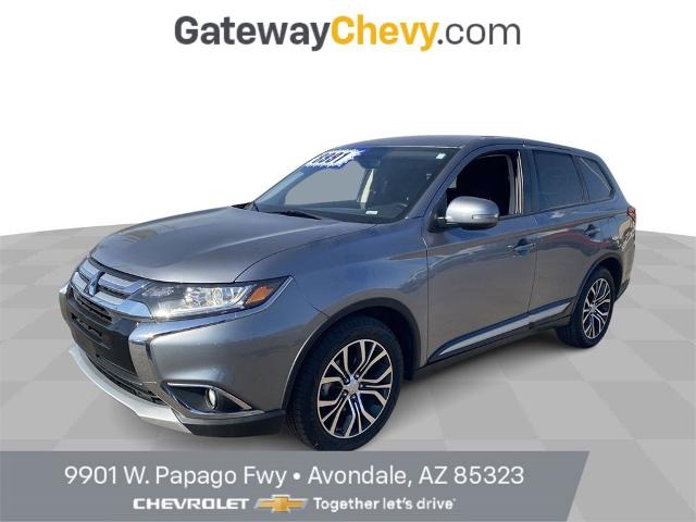 2016 Mitsubishi Outlander SE photo 1