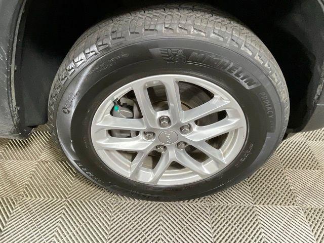 2023 Jeep Grand Cherokee L Vehicle Photo in PHOENIX, AZ 85014-3381