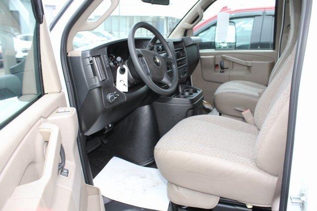 2024 Chevrolet Express Cutaway 3500 Vehicle Photo in SAINT CLAIRSVILLE, OH 43950-8512