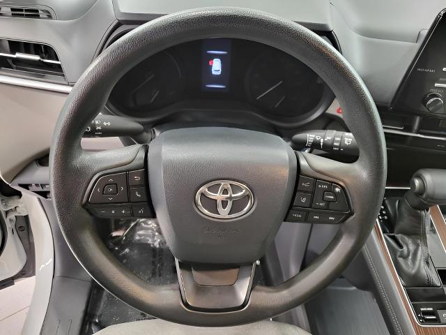 2022 Toyota Sienna Vehicle Photo in Oshkosh, WI 54904