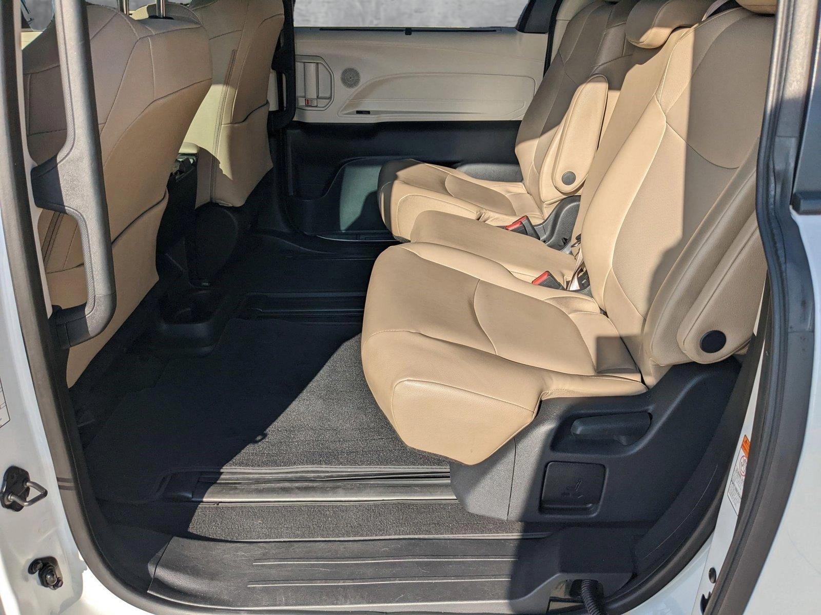 2021 Toyota Sienna Vehicle Photo in Davie, FL 33331