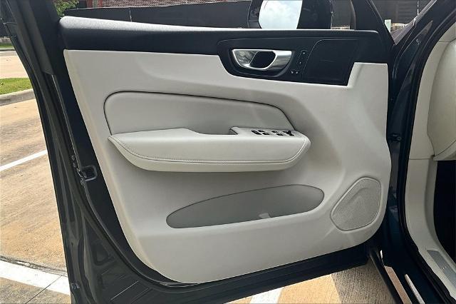 2025 Volvo XC60 Vehicle Photo in Houston, TX 77007