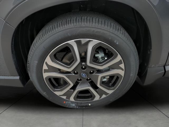 2025 Subaru Ascent Vehicle Photo in Green Bay, WI 54304