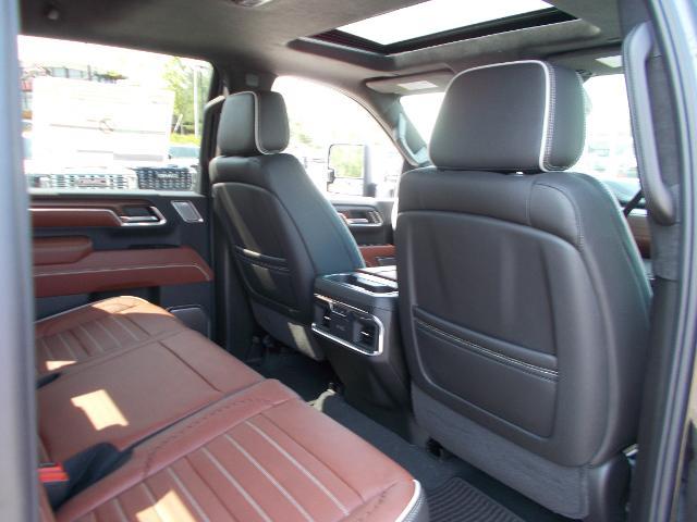 2025 GMC Sierra 2500 HD Vehicle Photo in LOWELL, MA 01852-4336