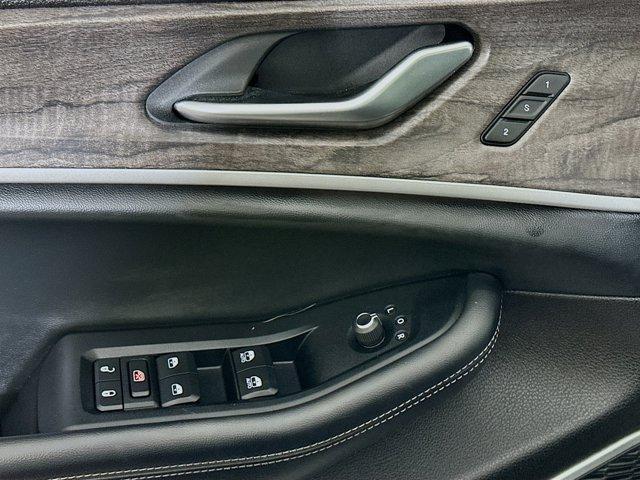 2022 Jeep Grand Cherokee L Vehicle Photo in Doylsetown, PA 18901