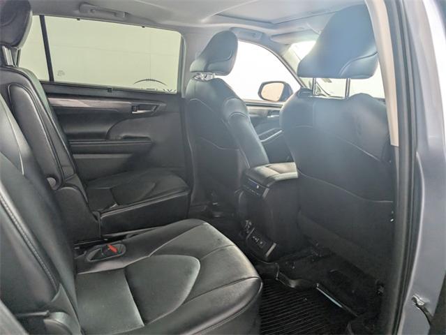2022 Toyota Highlander Vehicle Photo in ENGLEWOOD, CO 80113-6708