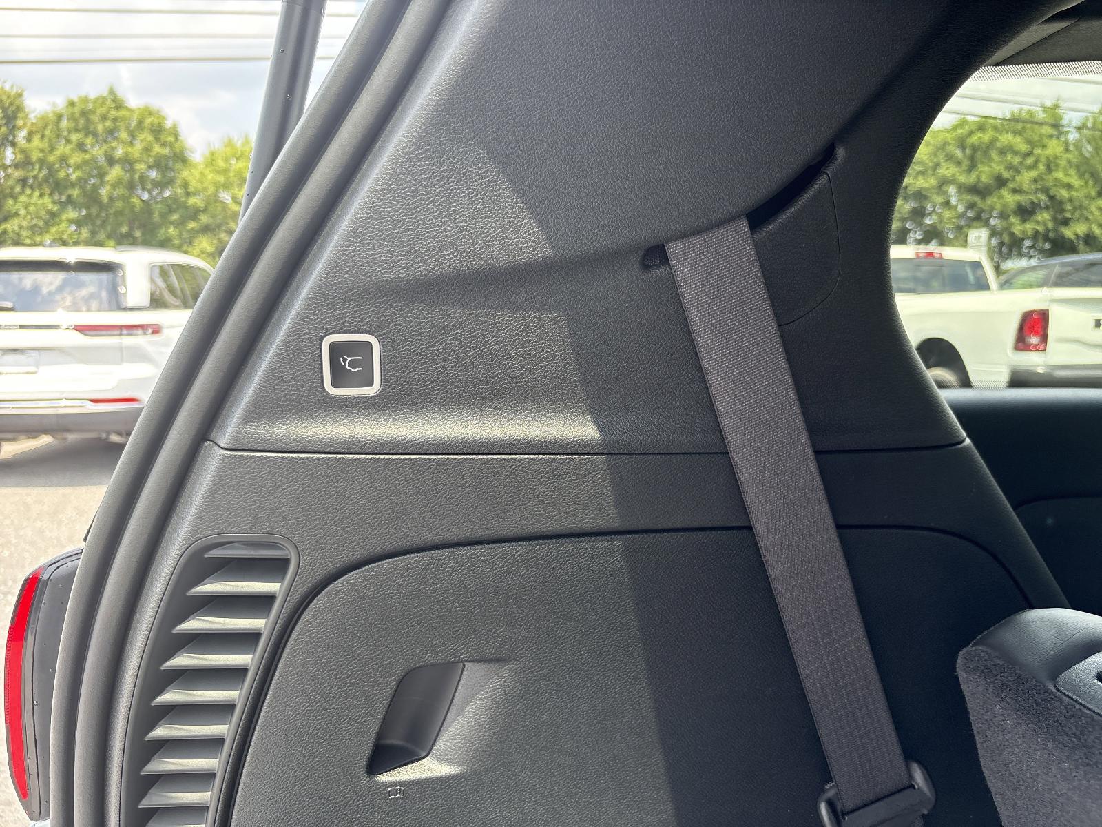 2025 Chrysler Voyager Vehicle Photo in Mechanicsburg, PA 17050-1707