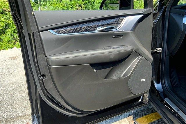 2025 Cadillac XT6 Vehicle Photo in KANSAS CITY, MO 64114-4545