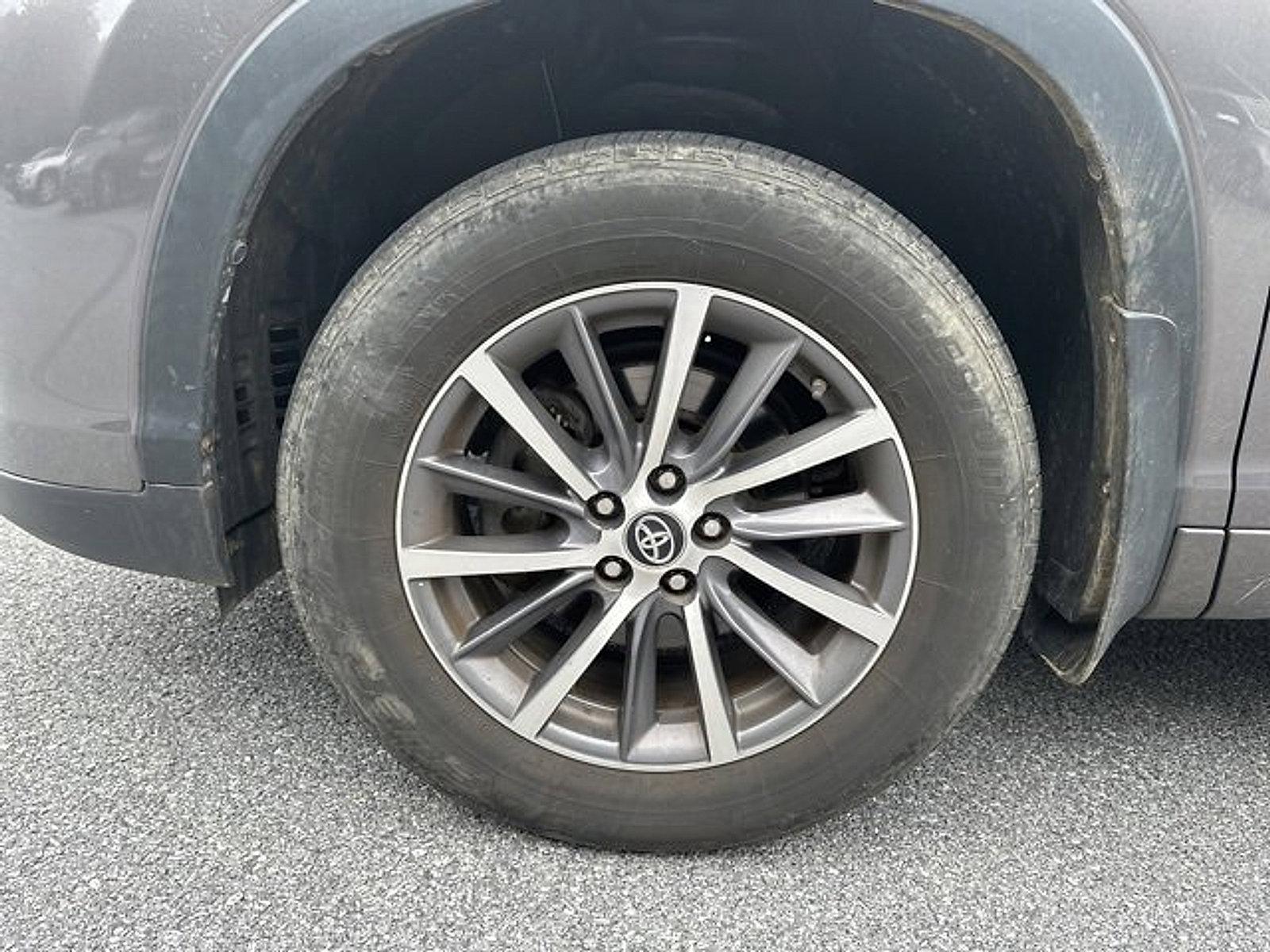 2018 Toyota Highlander Vehicle Photo in Harrisburg, PA 17111