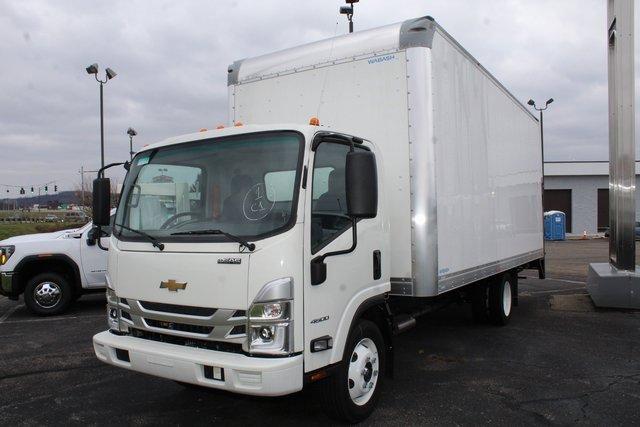 2023 Chevrolet Low Cab Forward 4500 Vehicle Photo in SAINT CLAIRSVILLE, OH 43950-8512