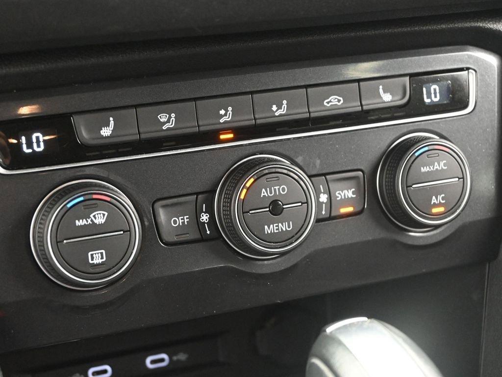 2021 Volkswagen Tiguan Vehicle Photo in Marion, IA 52302