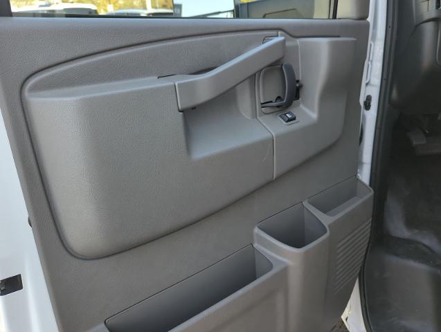 2024 GMC Savana Cutaway 3500 Vehicle Photo in PASADENA, CA 91107-3803