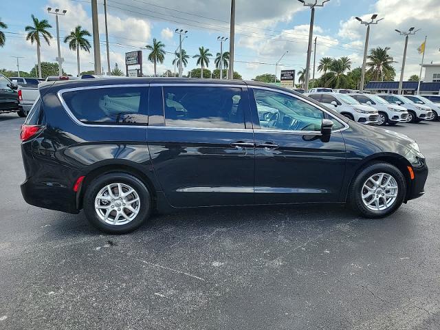 2023 Chrysler Pacifica Vehicle Photo in LIGHTHOUSE POINT, FL 33064-6849