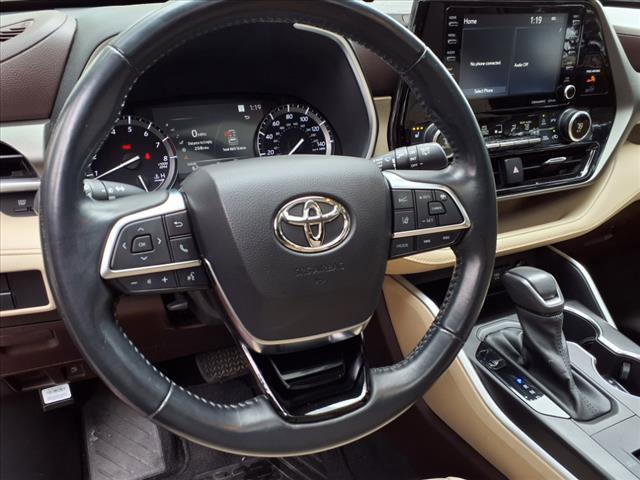 2021 Toyota Highlander Vehicle Photo in SAN ANTONIO, TX 78230-1001