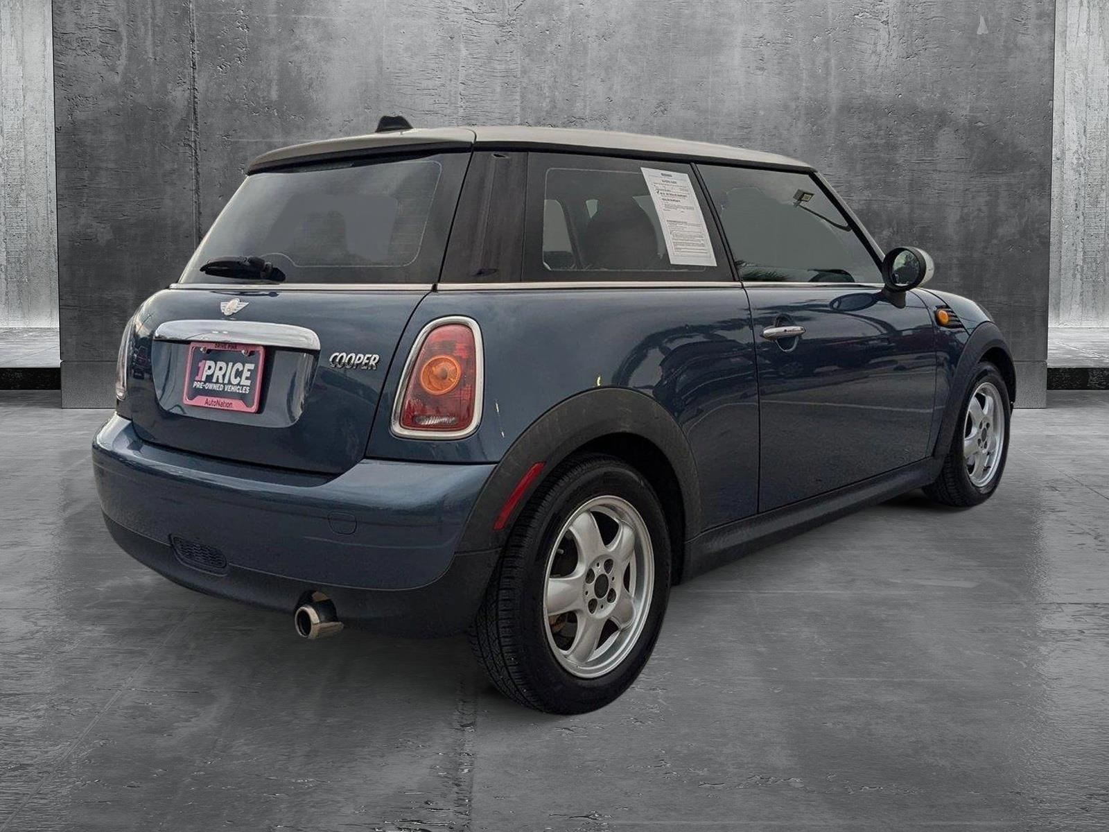 2010 MINI Cooper Hardtop 2 Door Vehicle Photo in Winter Park, FL 32792