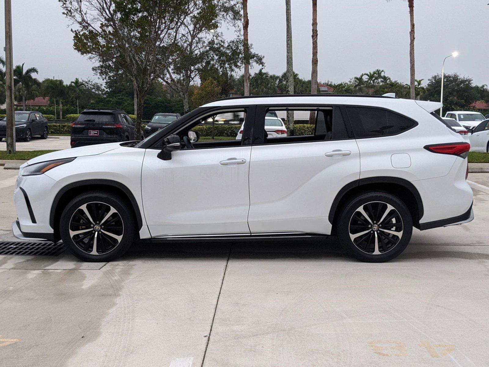 2022 Toyota Highlander Vehicle Photo in Davie, FL 33331