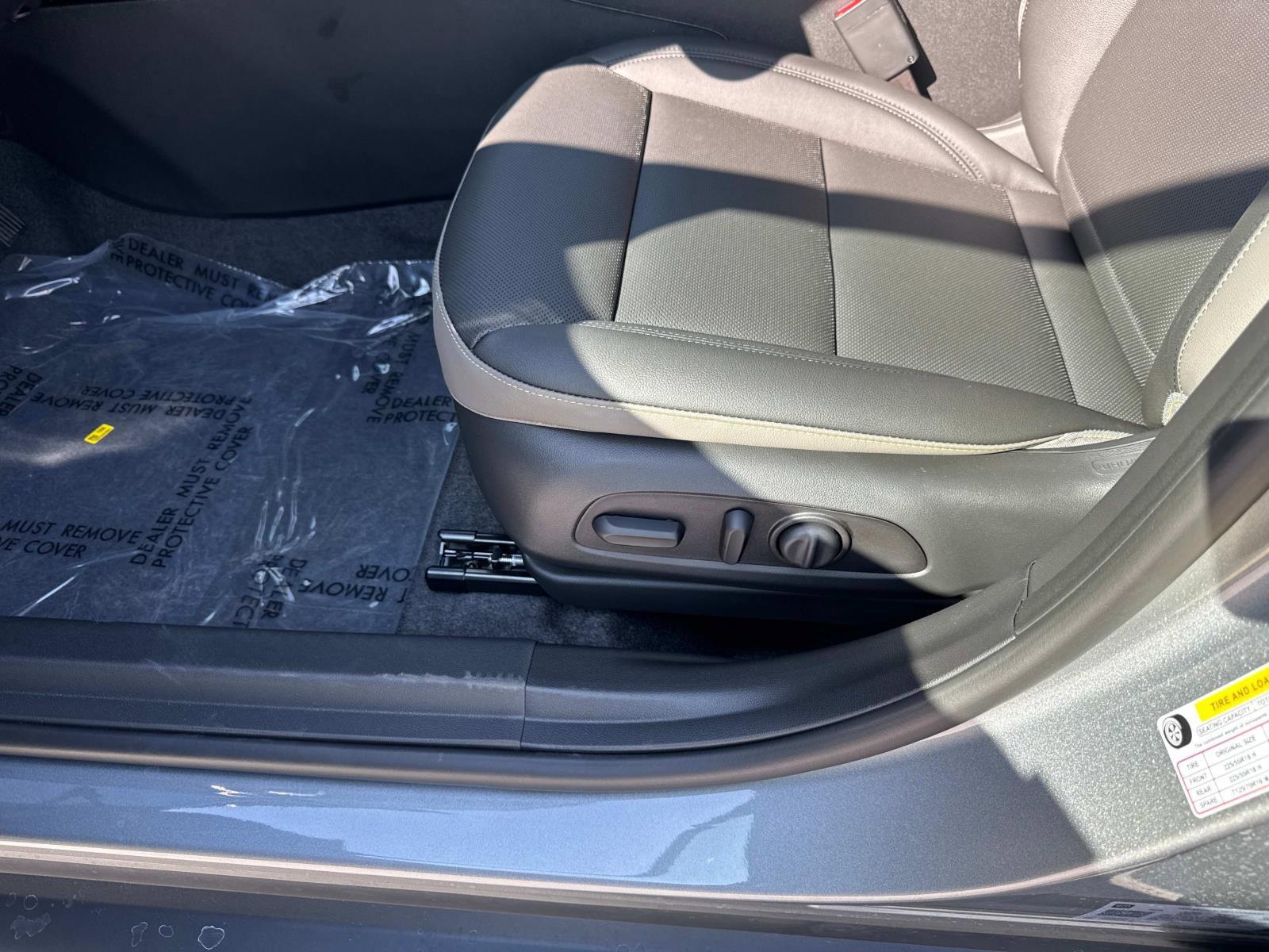 2025 Chevrolet Trax Vehicle Photo in LOS ANGELES, CA 90007-3794