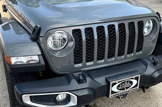 2021 Jeep Gladiator Vehicle Photo in TOPEKA, KS 66609-0000