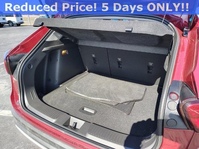 2025 Chevrolet Trax Vehicle Photo in GREEN BAY, WI 54304-5303
